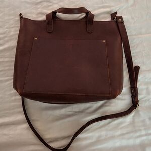 Portland Leather Medium Crossbody Tote With Zipper In Metlot